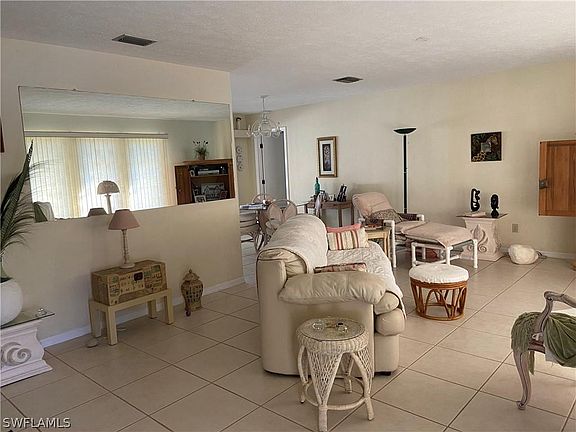 3rd image of 1119 SE 20th Pl