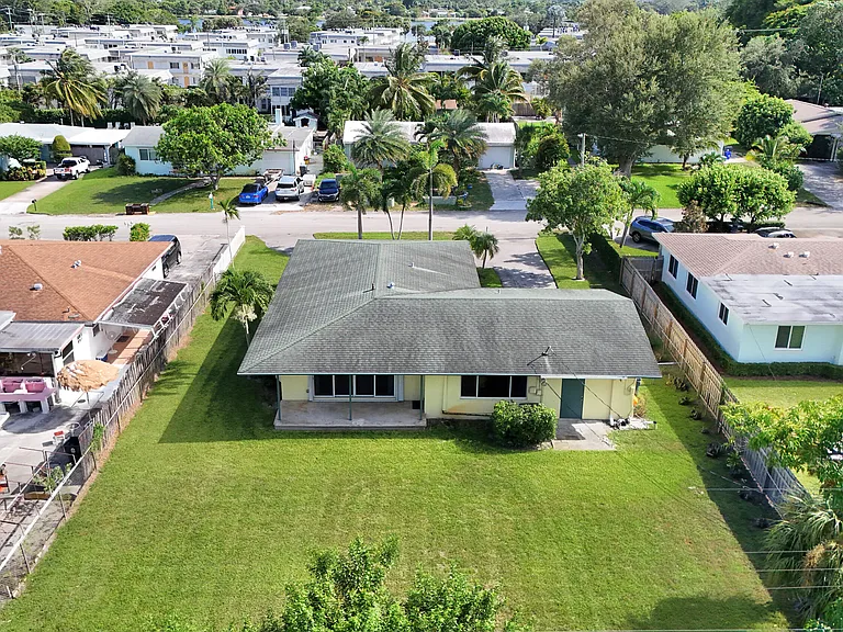 2022 Collier Ave — Photo 15