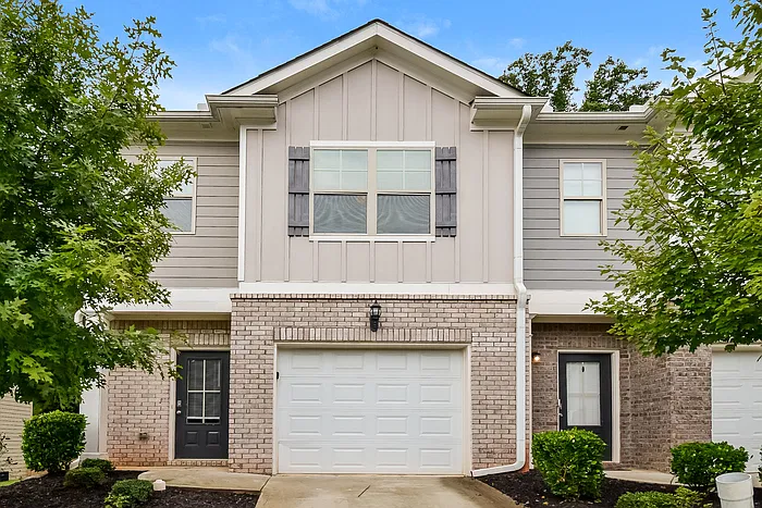 3 bed, 2.5 bath, 1440 sqft, $1,845 — Photo 1
