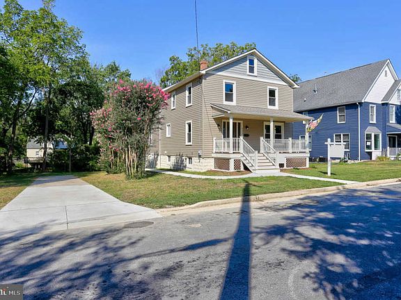 2nd image of 122 Sanford Ave