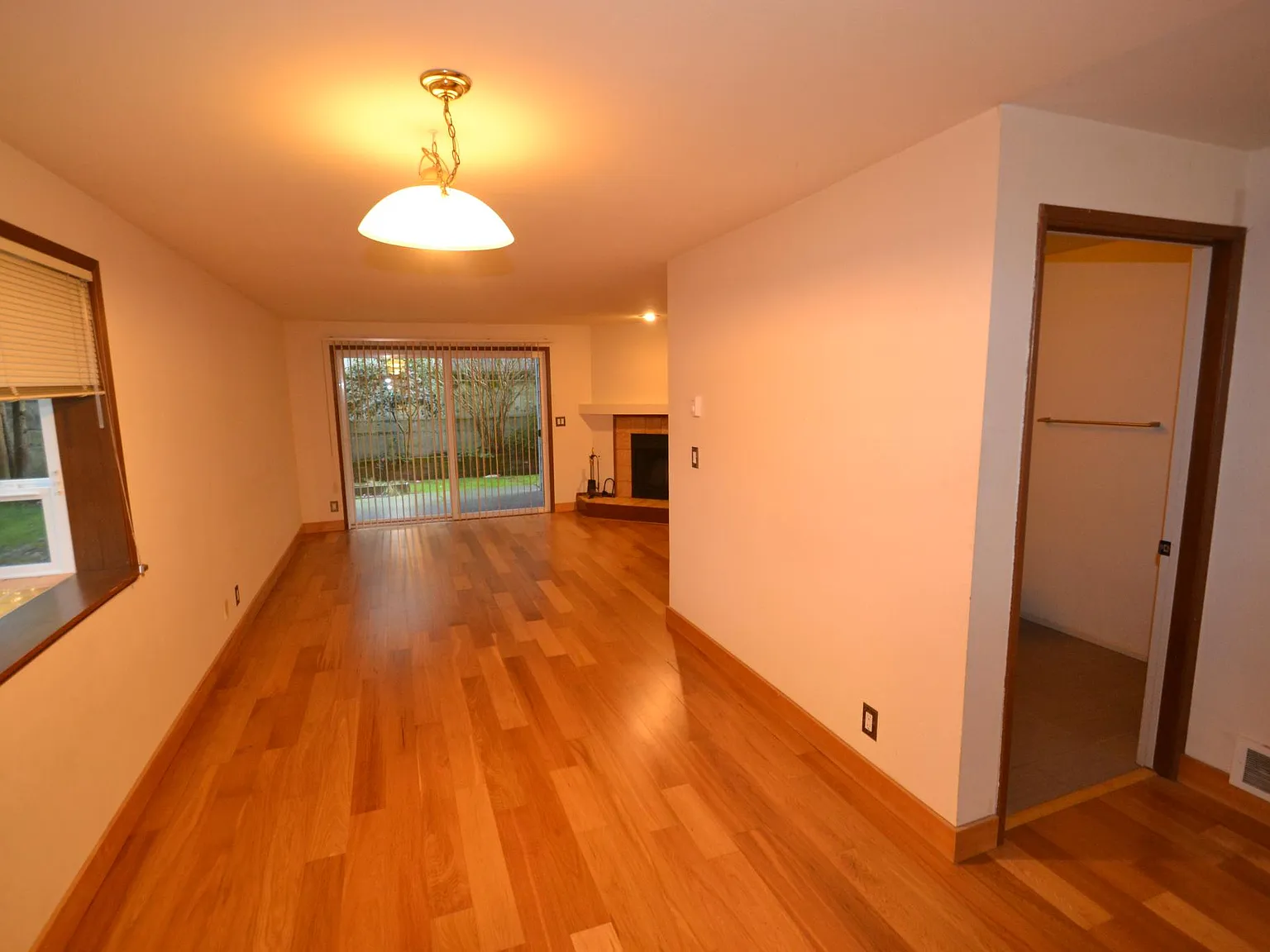 3 bed, 1219 sqft, $3,000 — Photo 2