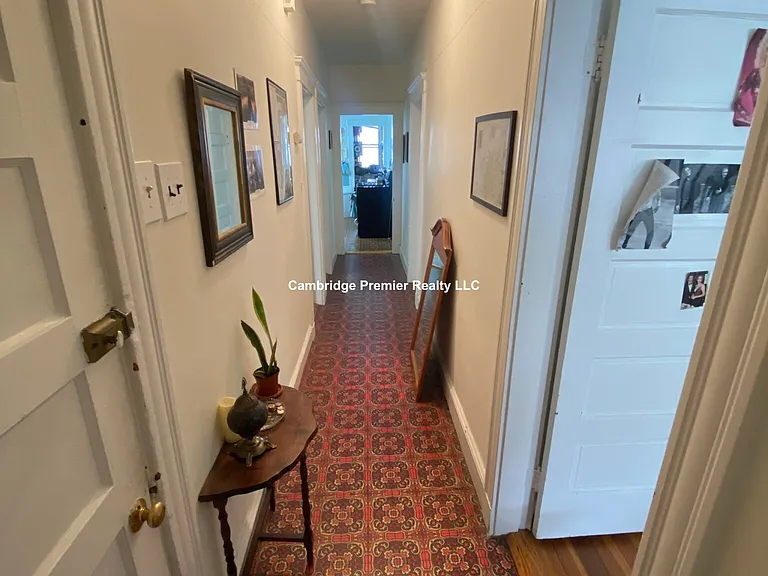 25 Harold St #2 — Photo 6