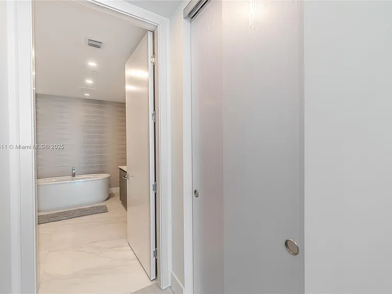 17550 Collins Ave #1203 — Photo 30