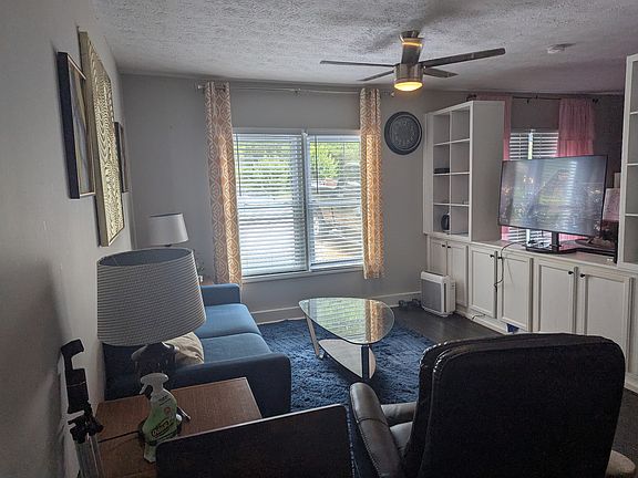 3rd image of 8955 Habersham Dr #1A