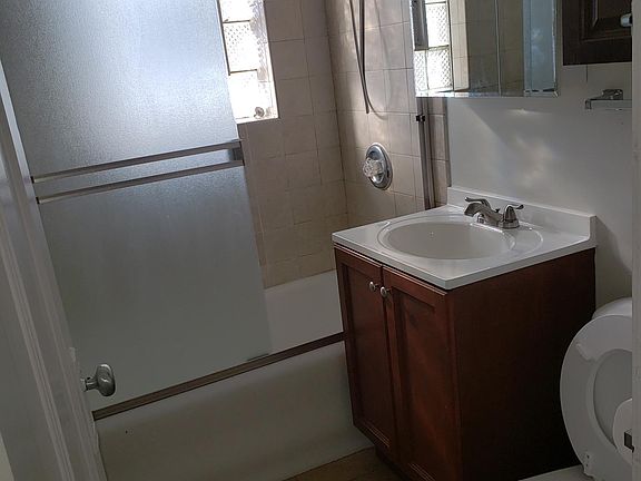 5th image of 5937 N Milwaukee Ave Floor 2