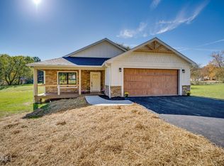 389 Hampton St, Mountain City, TN