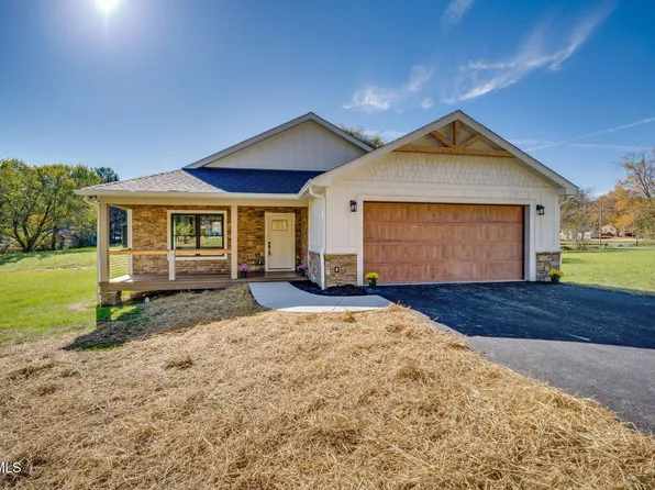 389 Hampton St, Mountain City, TN 37683