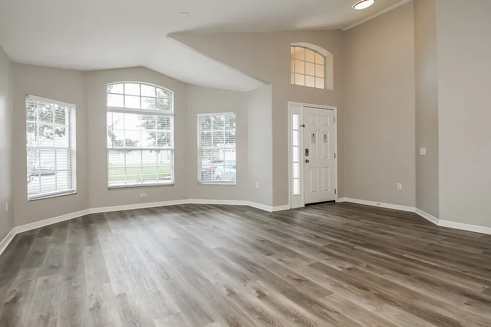 4 bed, 2.0 bath, 1988 sqft, $2,715 — Photo 3