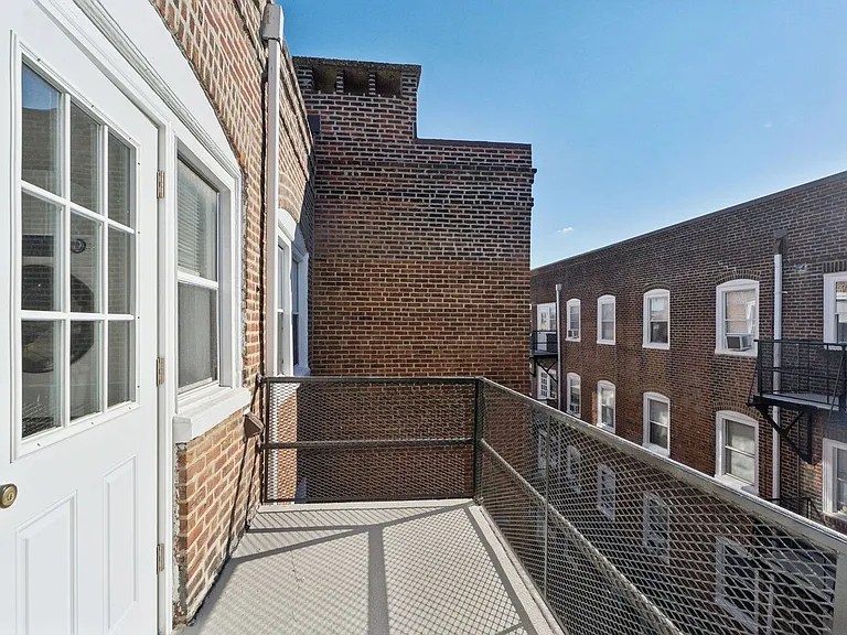 10 Montgomery — Photo 86
