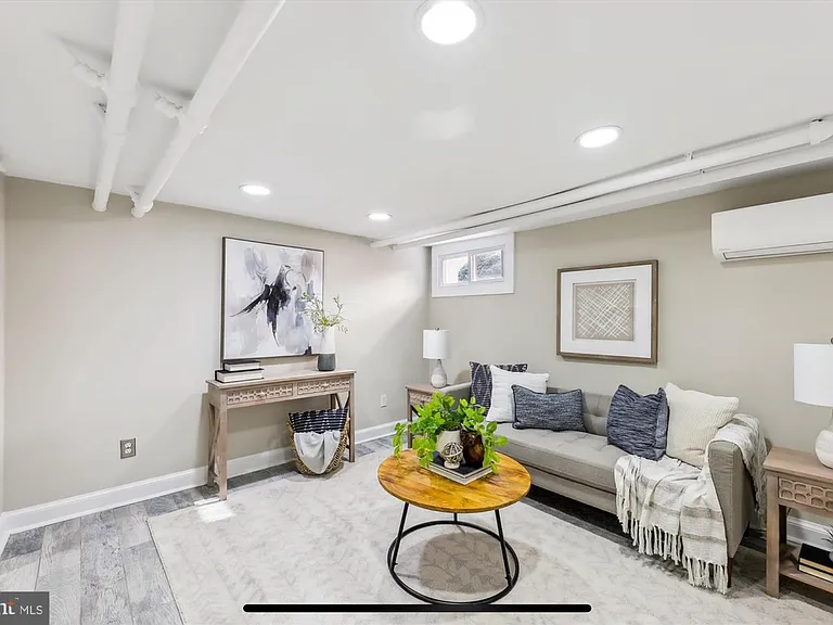4451 Macarthur Blvd NW — Photo 40