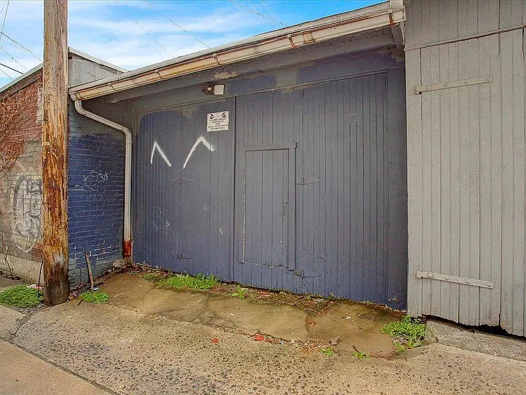 762 N 6th St — Photo 14