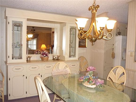 3rd image of 6717 Canterbury Dr NE