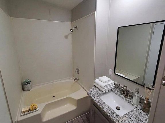 5th image of 130 A St