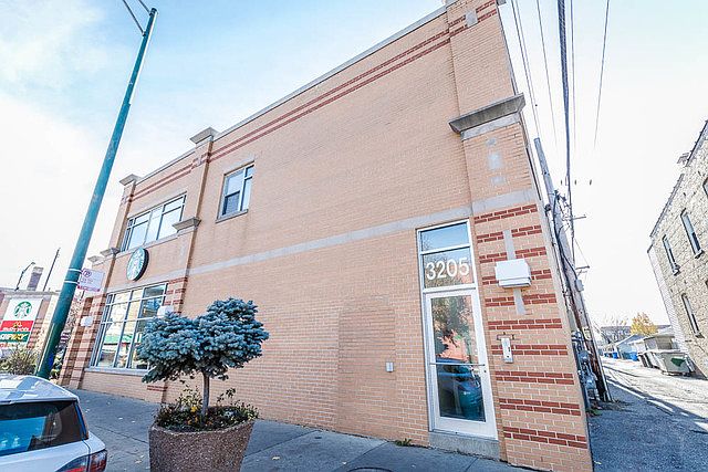 1st image of 3205 W Wilson Ave APT 204