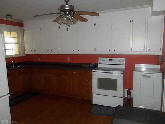 3rd image of 713 Edenton Road St