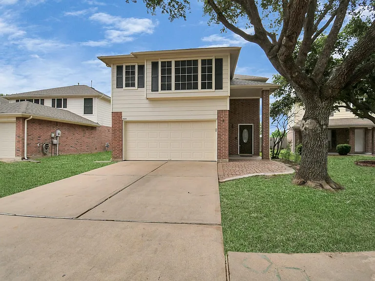 3919 Rolling Springs Ln — Photo 1