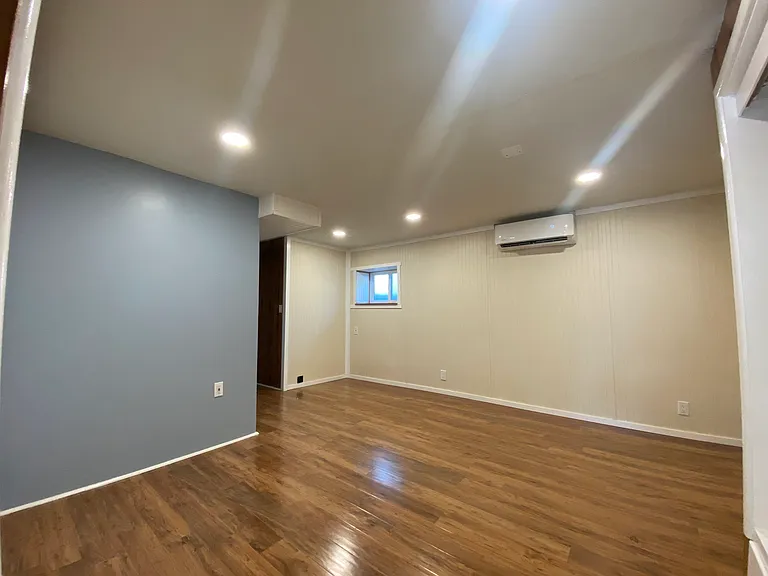 828 W 11th Ave — Photo 12