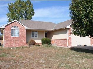 2709 N Rushwood Dr, Augusta, KS 67010