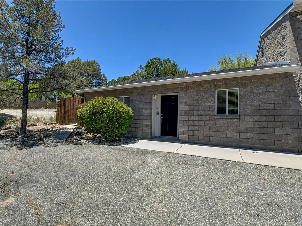 114 Bradshaw Dr