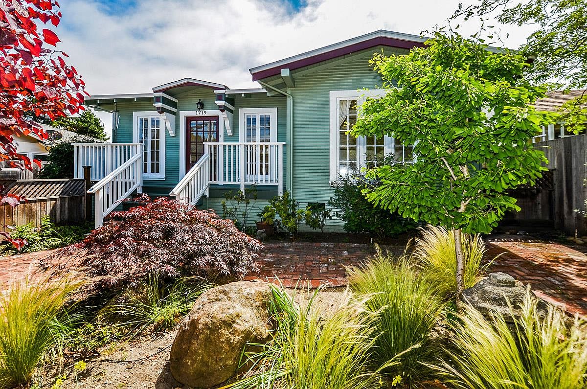 1719 Bay St Santa Cruz CA 95060 Zillow