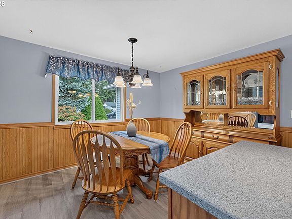 5th image of 3905 NE 126th Ave