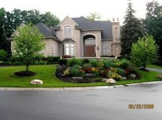 2414 Heronwood Dr, Bloomfield Hills, MI