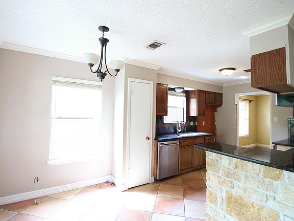 4th image of 5822 Cayuga Dr
