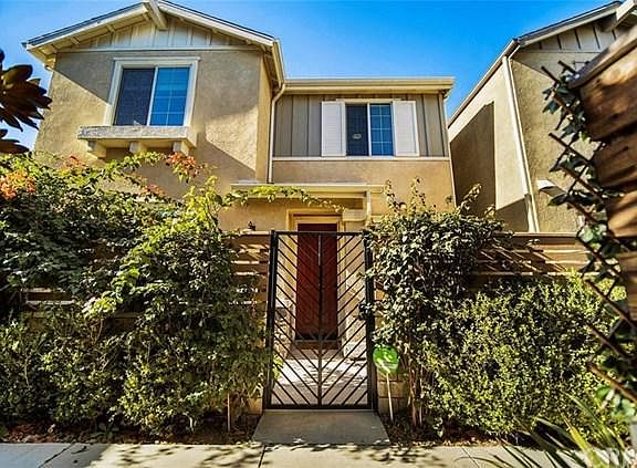 3rd image of 10968 Kittridge St