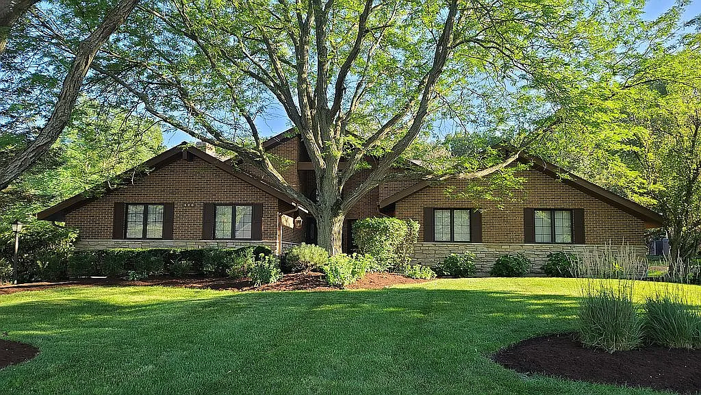 420 Devon Dr photo 1