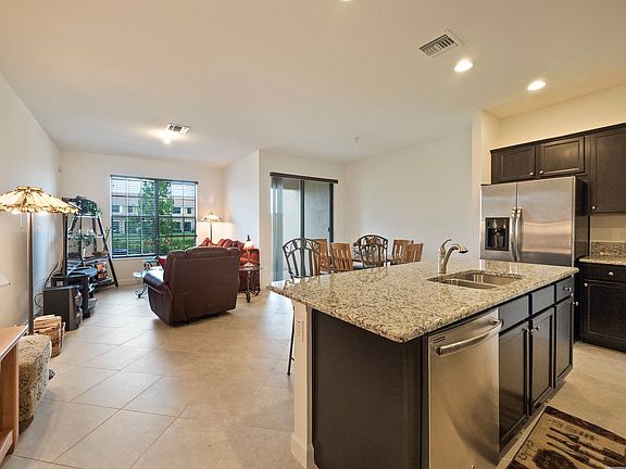 5th image of 10121 Wellington Parc Dr