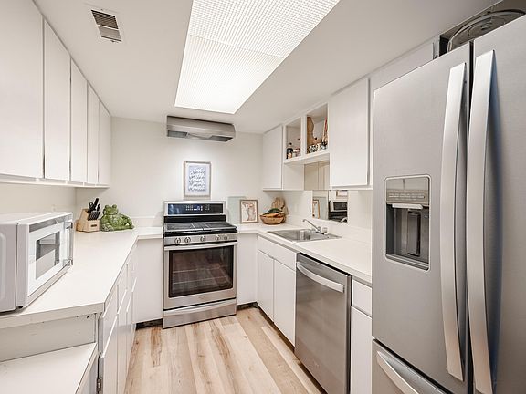 4th image of 2545 Abbington Dr SE #133