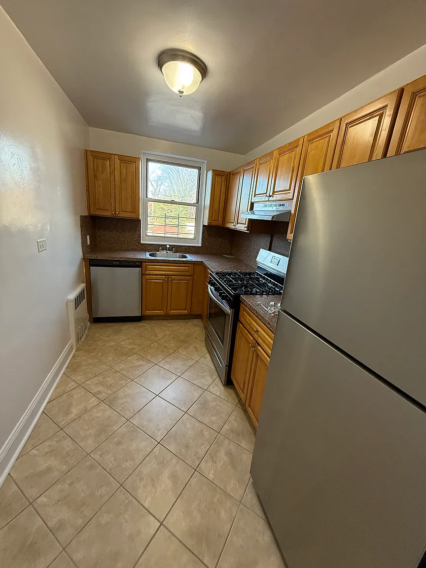 14604 Bayside Ave photo 1