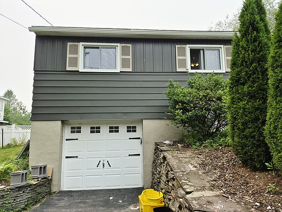 3rd image of 139 Leach Hill Rd