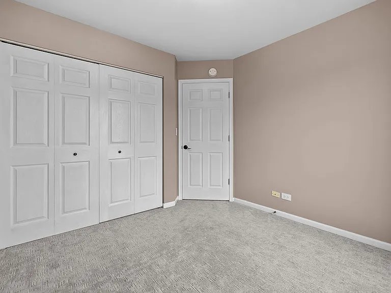 122 Andover Dr — Photo 7