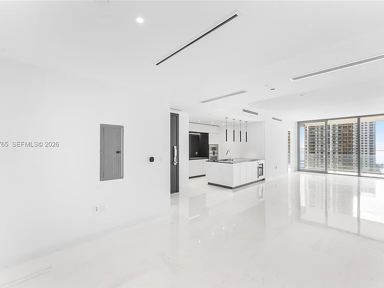 300 Biscyane Boulevard Way #1202 — Photo 2