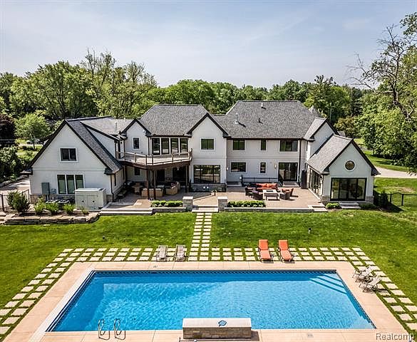 1st image of 25670 River Dr