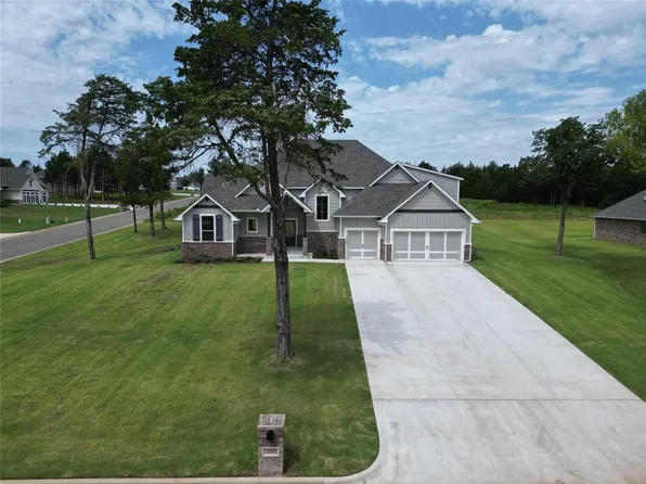 14001 Magnolia Ln, Edmond, OK 73049