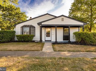 8 Farragut Ct, Willingboro, NJ 08046
