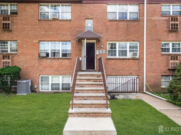 299 College Dr, Edison, NJ 08817