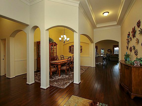 4th image of 102 Wind Rose Ct
