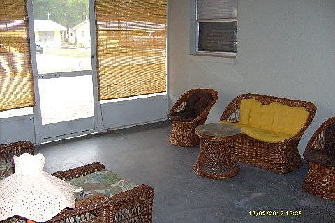 lanai+laundry rm-betwn units