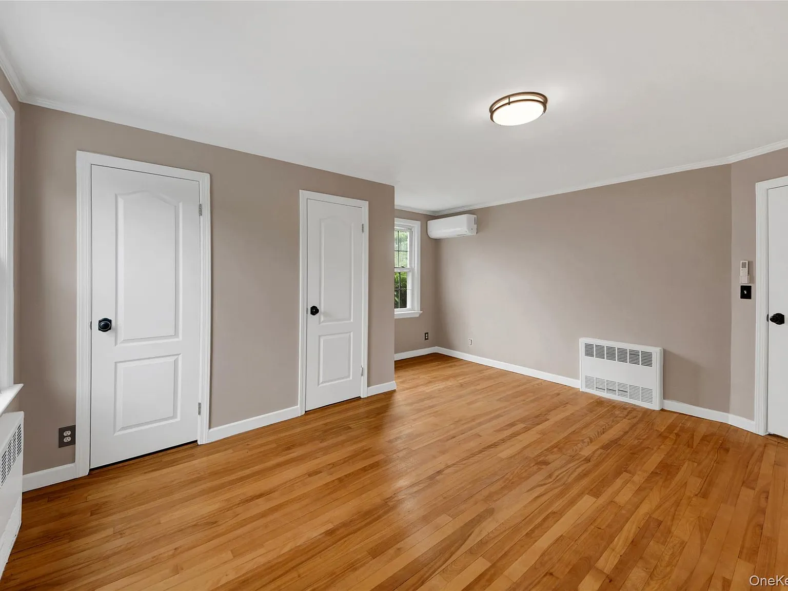 3 bed, 1.0 bath, 2664 sqft, $3,200 — Photo 4