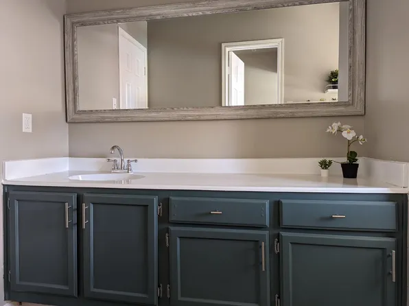 1037 Glenview Dr, Pearland, TX 77581