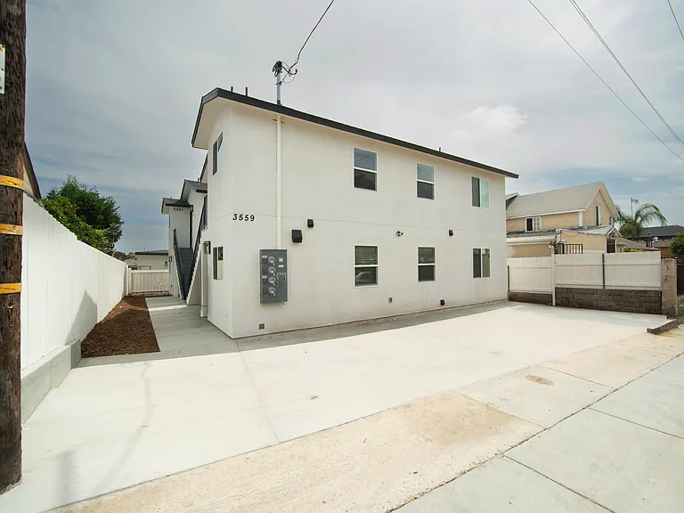3559-3561 Pardee Pl #1 — Photo 8