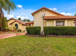 601 SW 113th Ave, Pembroke Pines, FL 33025