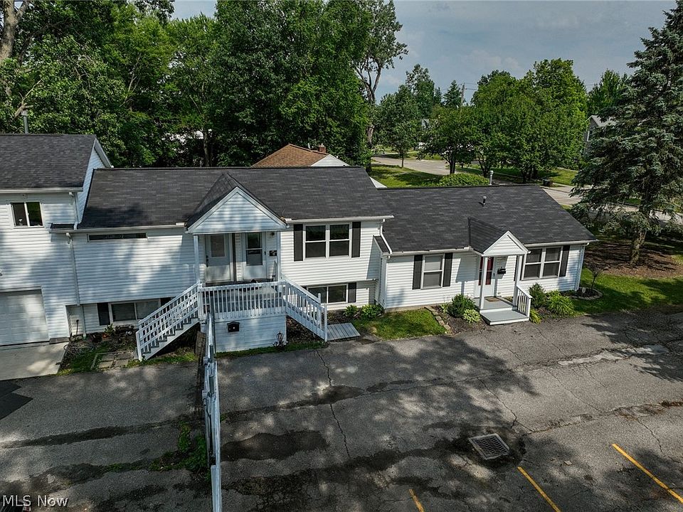 1st image of 417 Bronson St