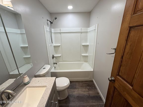 5th image of 824 Pleasant View Dr
