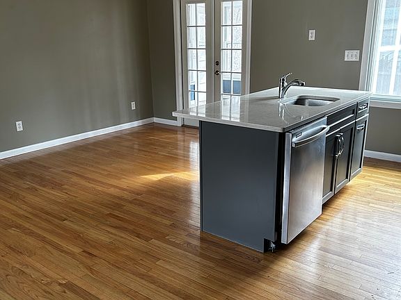 2nd image of 102 Juniper Rdg