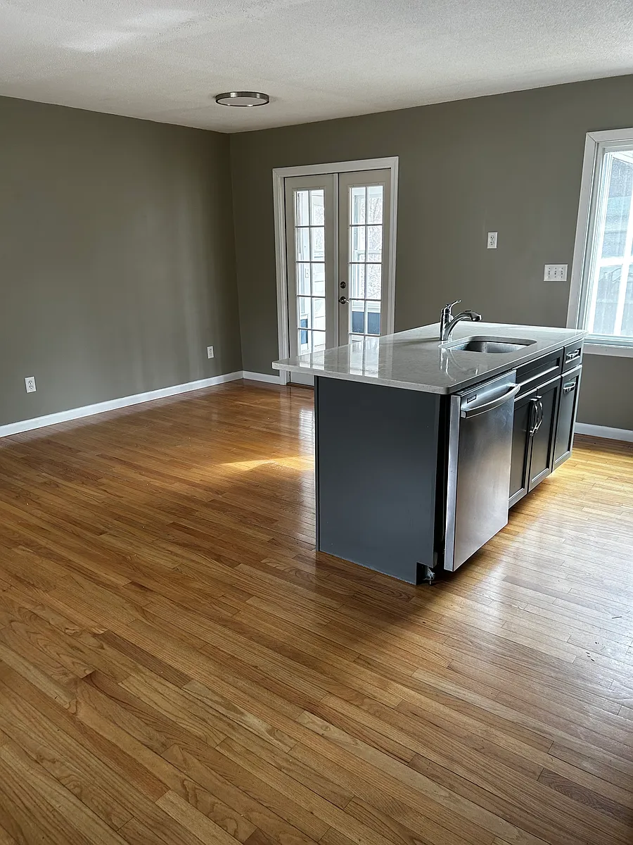 Building Photo - 102 Juniper Rdg