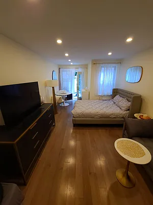 Rented by Point NYC | media 12